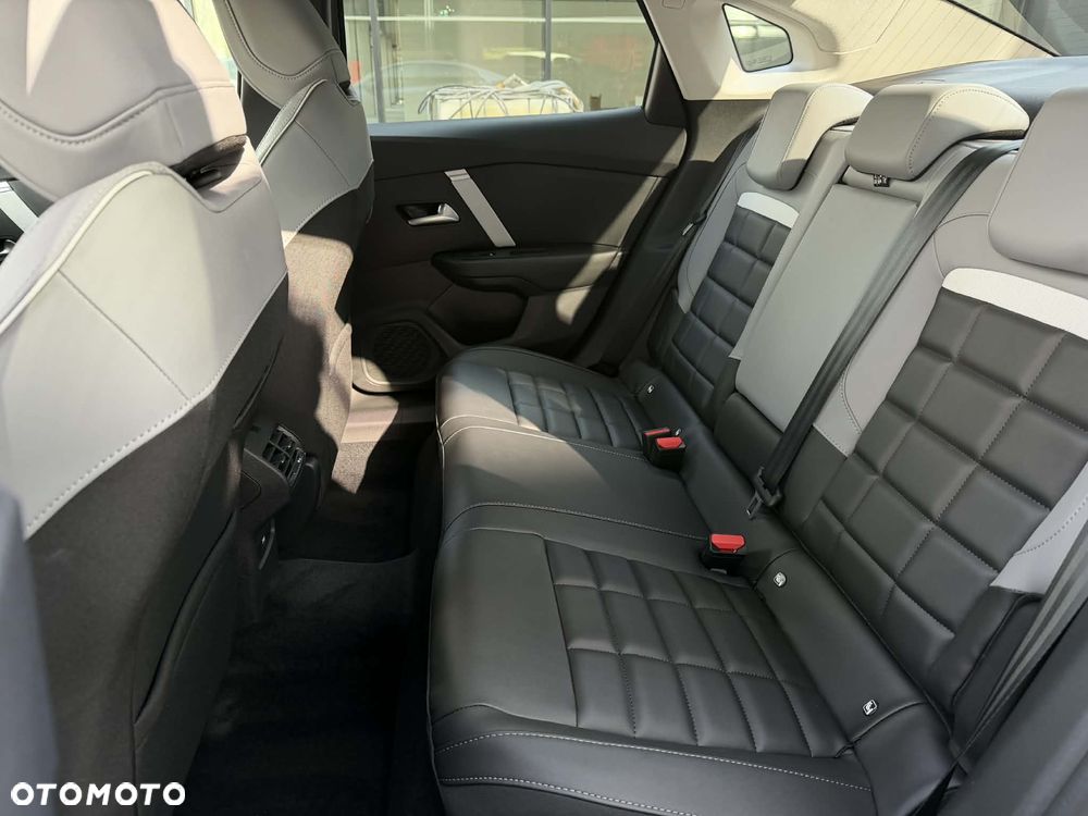 Citroën C4X 1.2 mHEV Max eDCT6 - 7