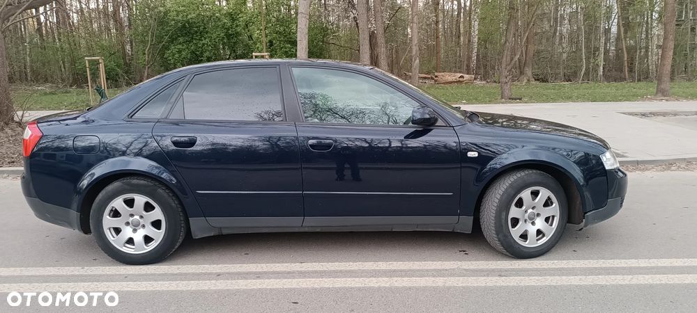 Audi A4 Limousine - 4