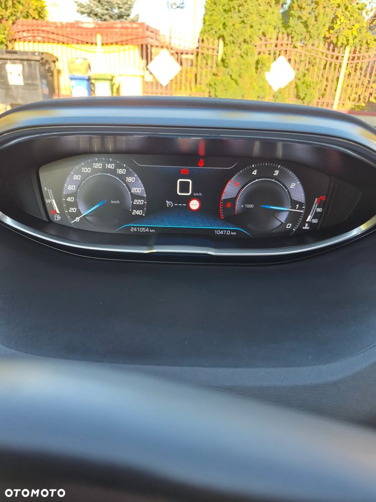 Peugeot 3008 2.0 BlueHDi Allure S&S - 29