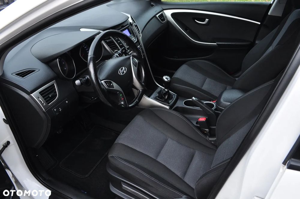 Hyundai i30 1.6 CRDi Fifa World Cup Edition - 5