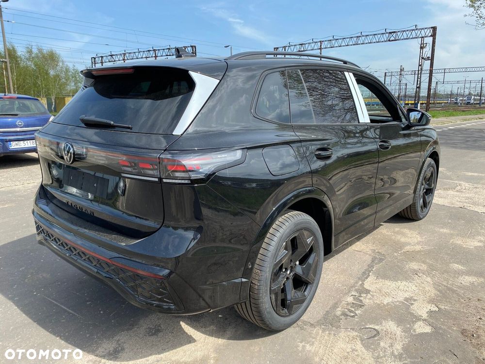 Volkswagen Tiguan - 8