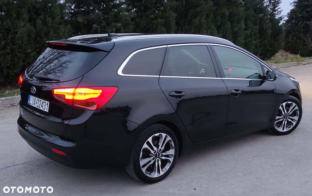 Kia Ceed 1.6 GDI Dream Team Edition - 4