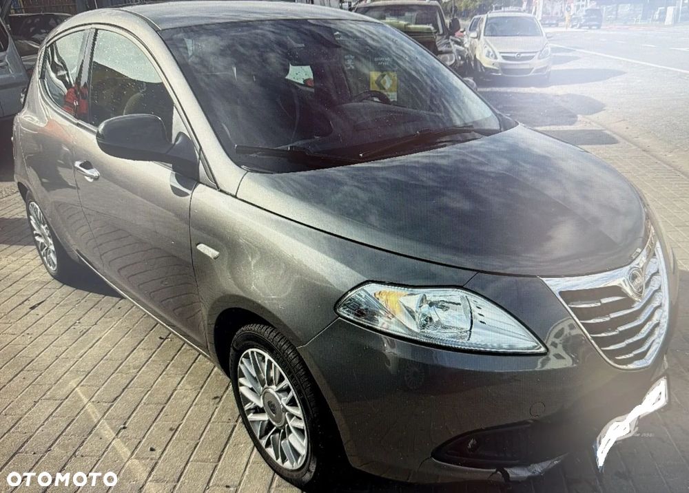 Lancia Ypsilon 1.2 8V Gold - 5