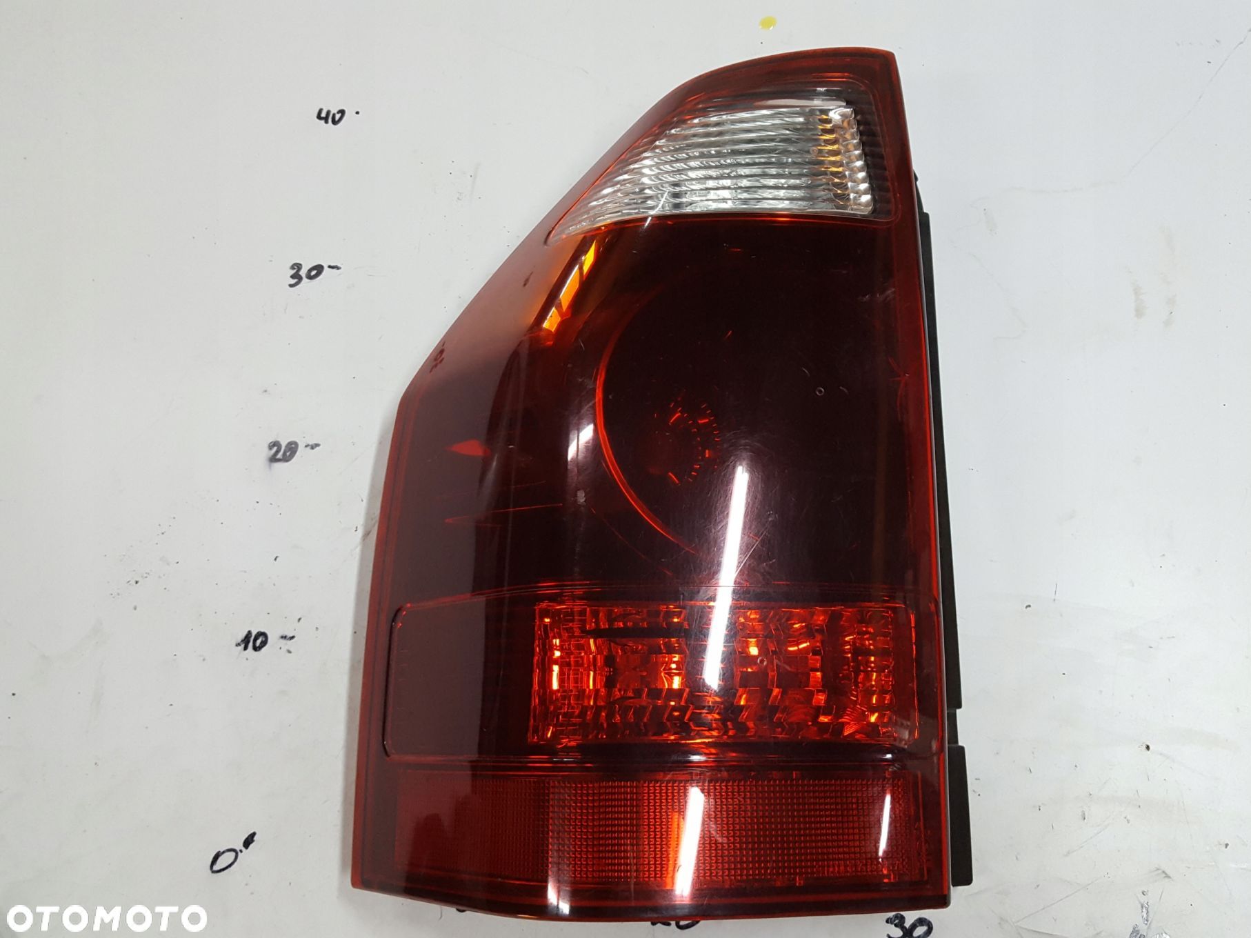 MITSUBISHI PAJERO III LIFT 03-06r LAMPA LEWA TYŁ 3D - 1
