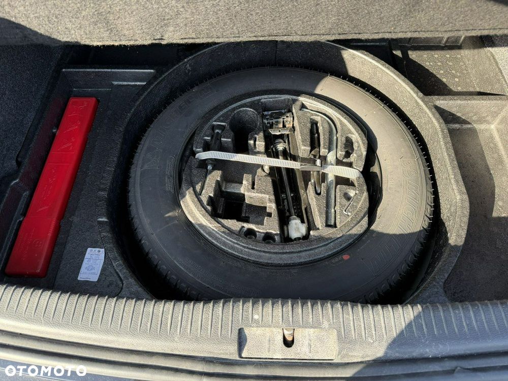 Volkswagen Golf - 25