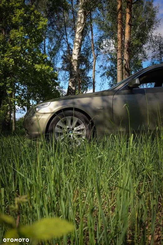 BMW Seria 5 520i - 25