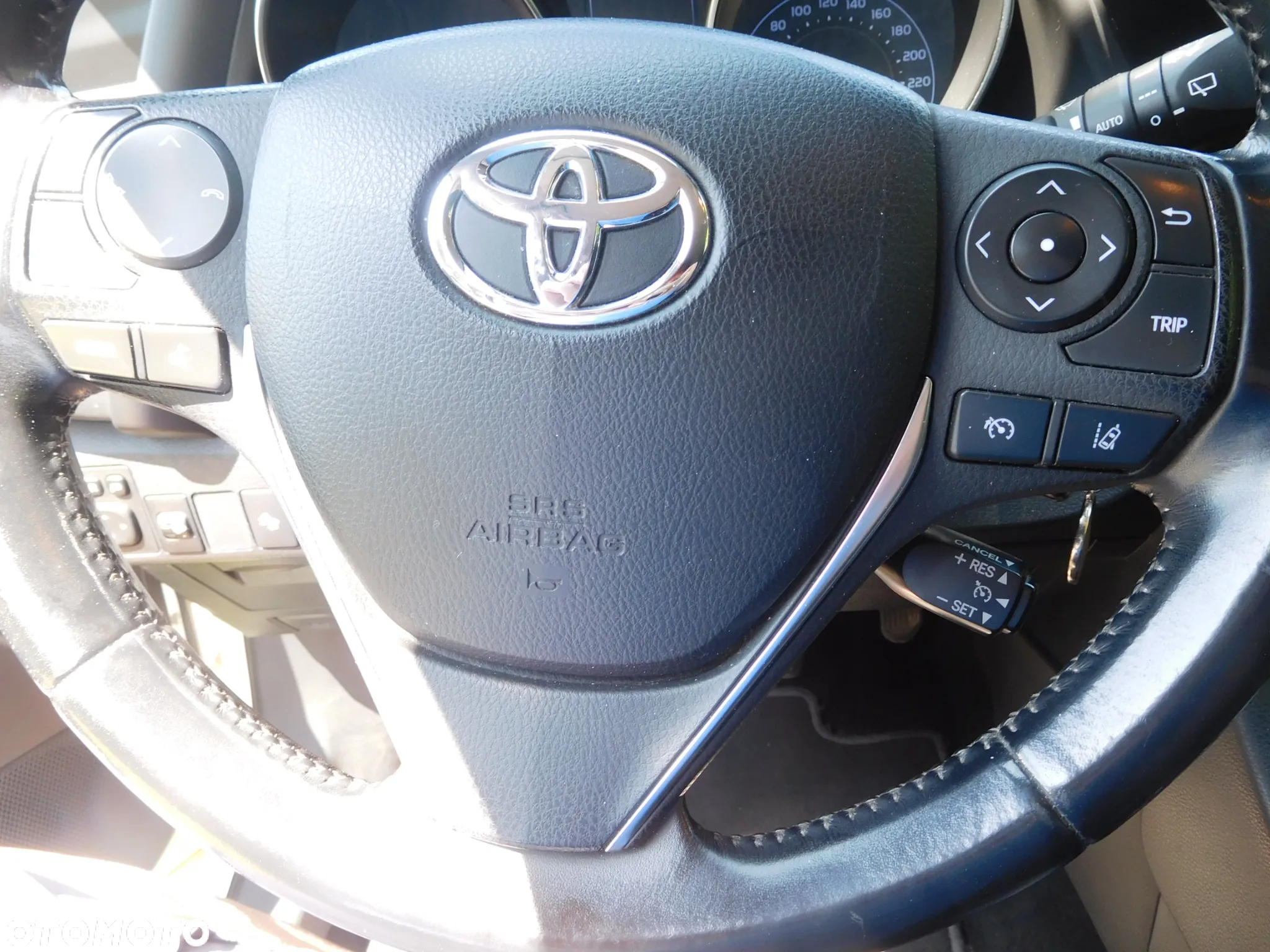 Toyota Auris 1.6 D-4D Premium - 14
