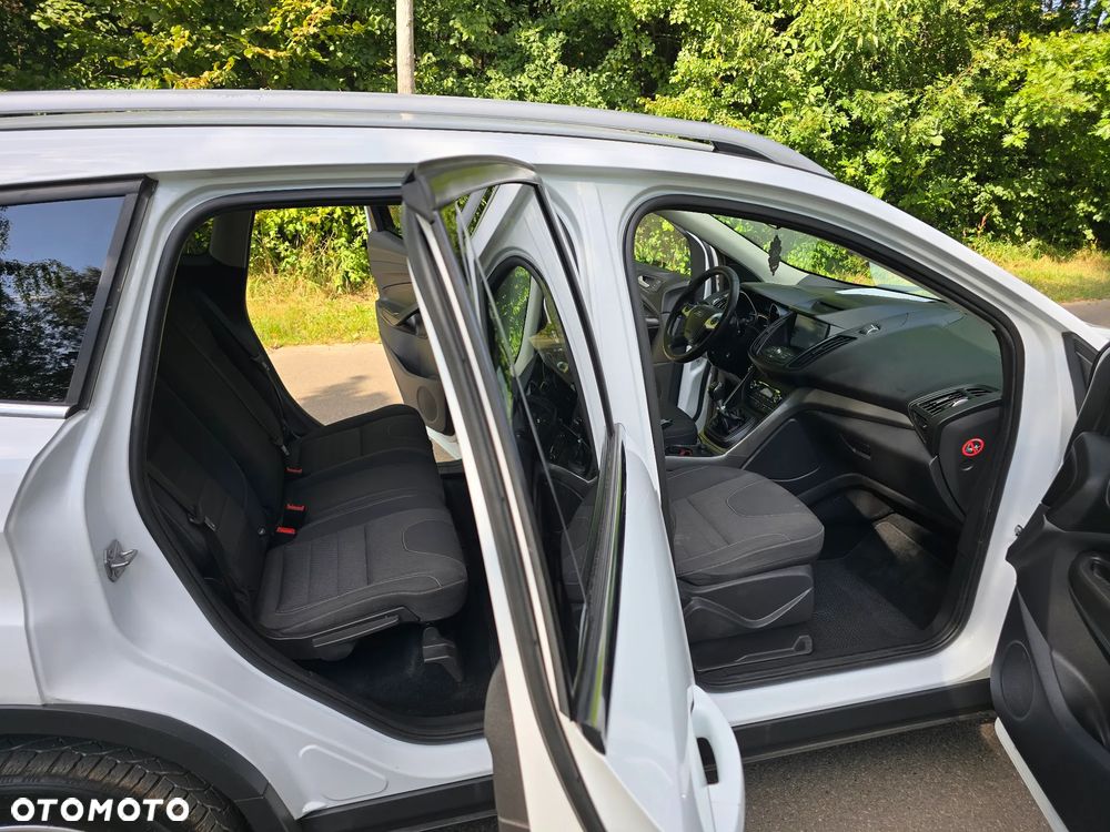 Ford Kuga 2.0 TDCi 2x4 Titanium - 20