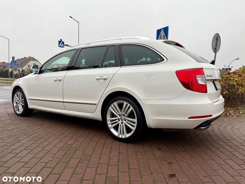 Skoda Superb 2.0 TDI DSG Exclusive - 27