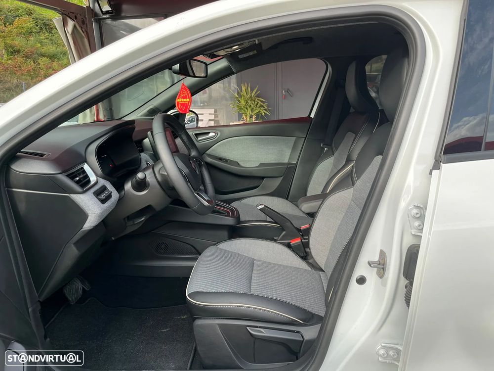 Renault Clio 1.6 E-Tech Full Hybrid RS Line - 12