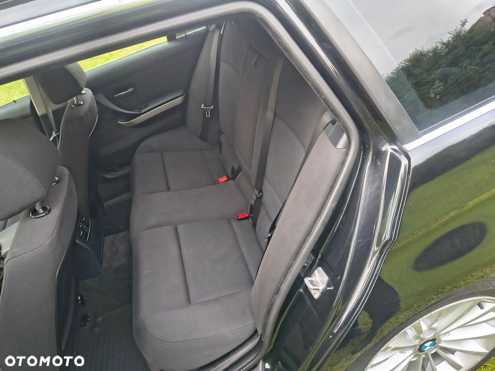 BMW Seria 3 318d - 17