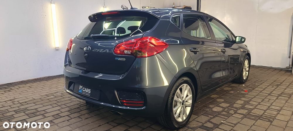Kia Ceed - 4