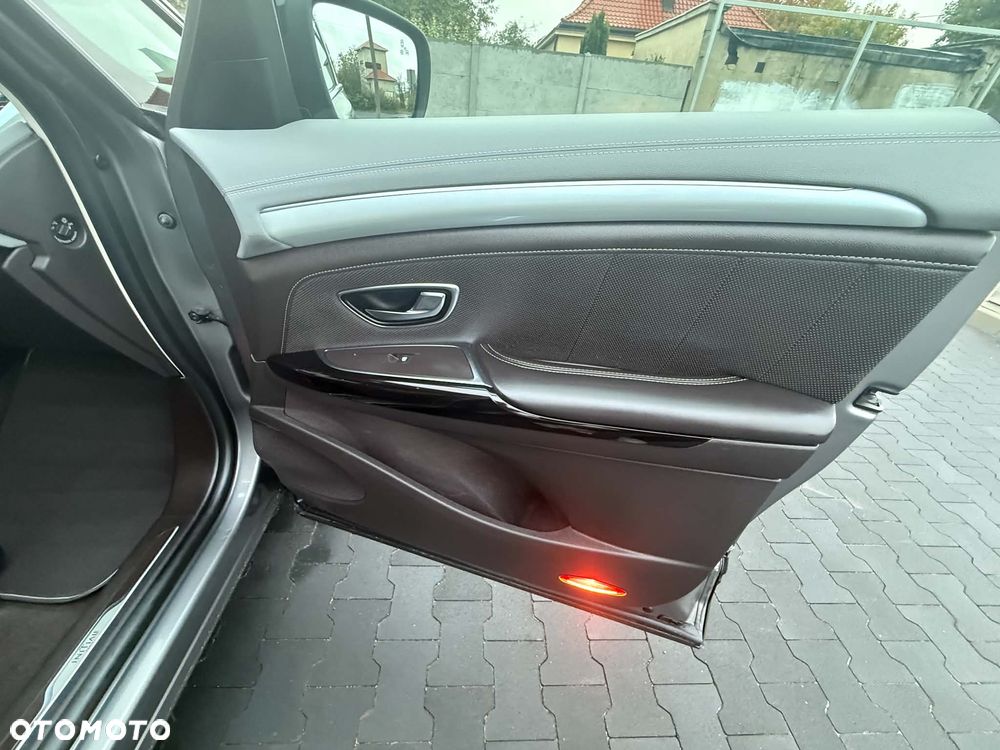 Renault Espace 1.6 dCi Energy Initiale Paris EDC - 11
