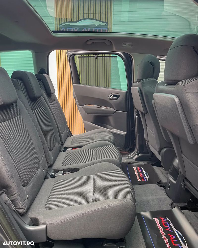 Peugeot 5008 1.6 HDI Confort Pack - 12