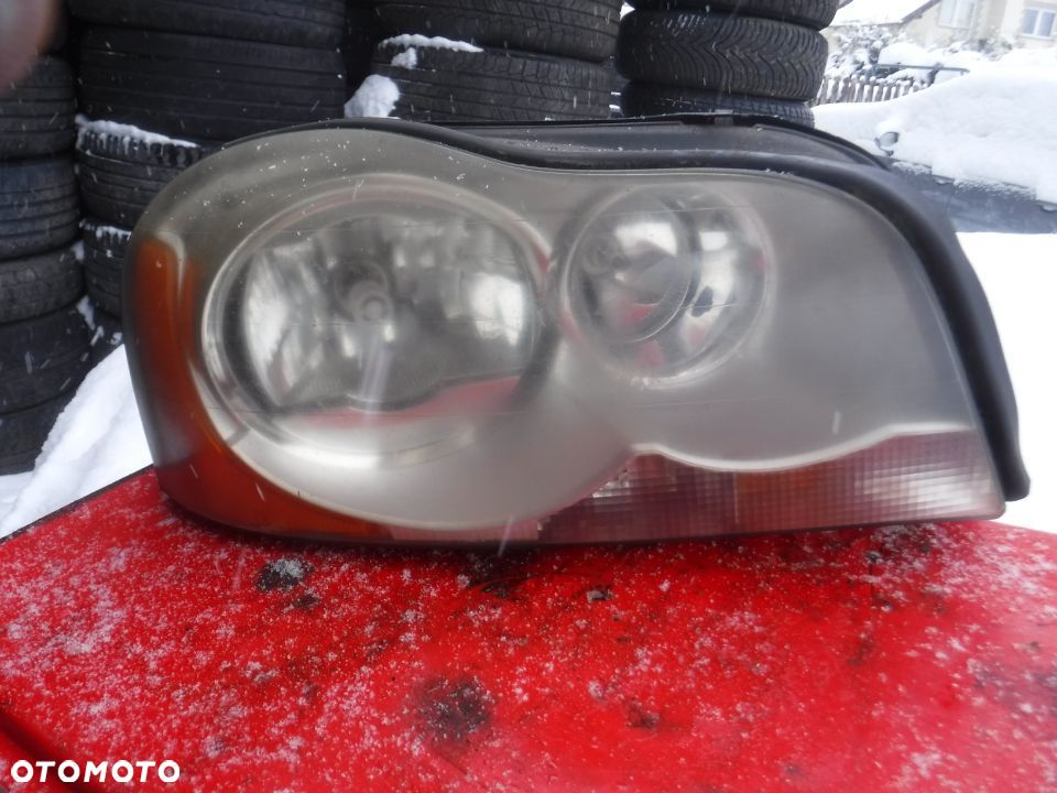 Volvo XC90 lampa xenon  przod prawa - 1