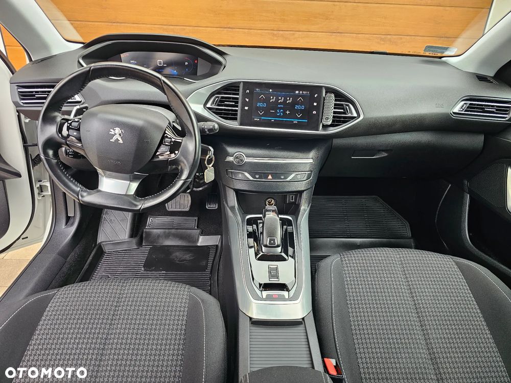 Peugeot 308 1.2 PureTech Active Pack S&S EAT8 - 5