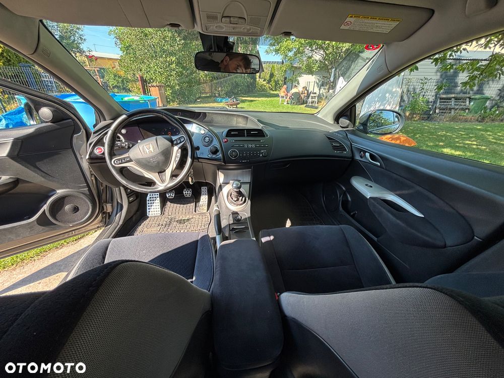 Honda Civic 1.8 Executive - 11