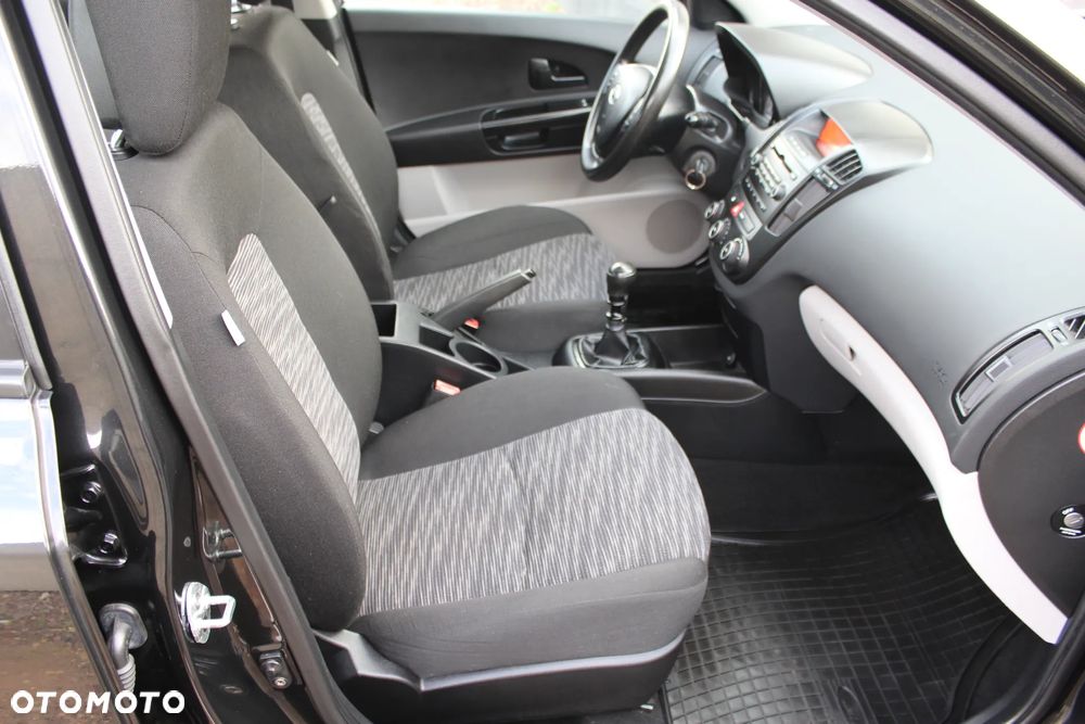 Kia Ceed 1.4 CVVT LX - 24