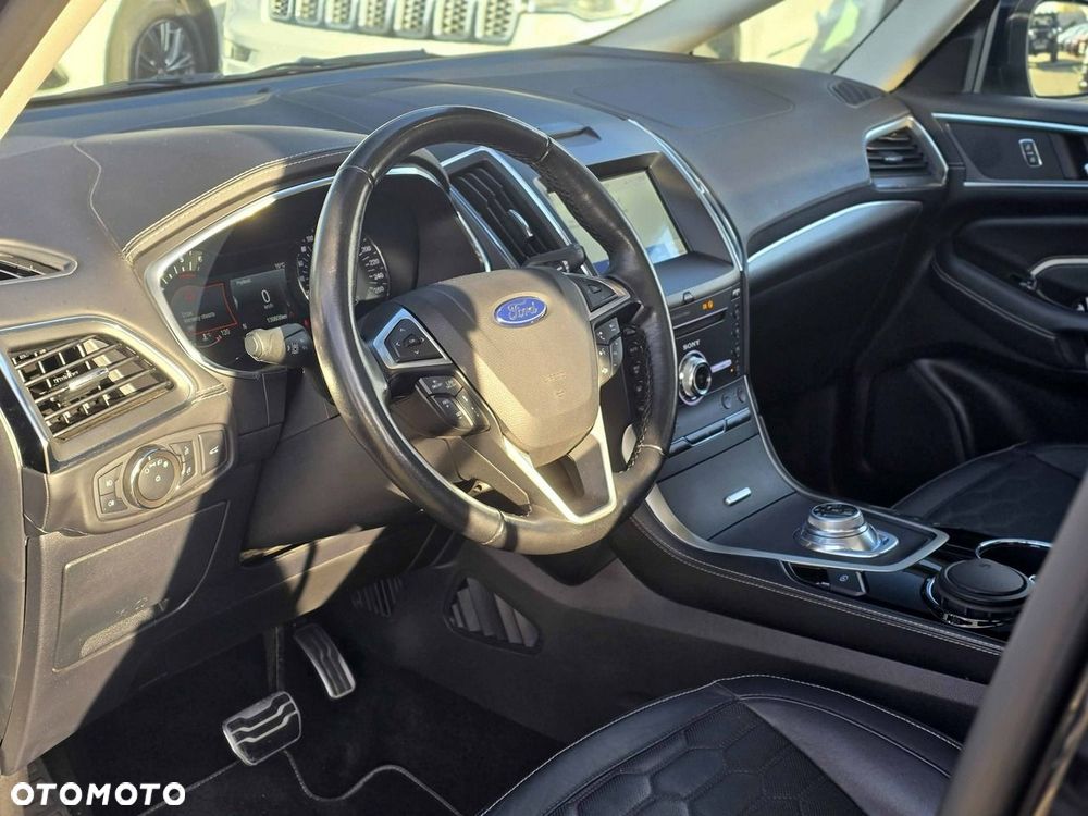 Ford S-Max - 17