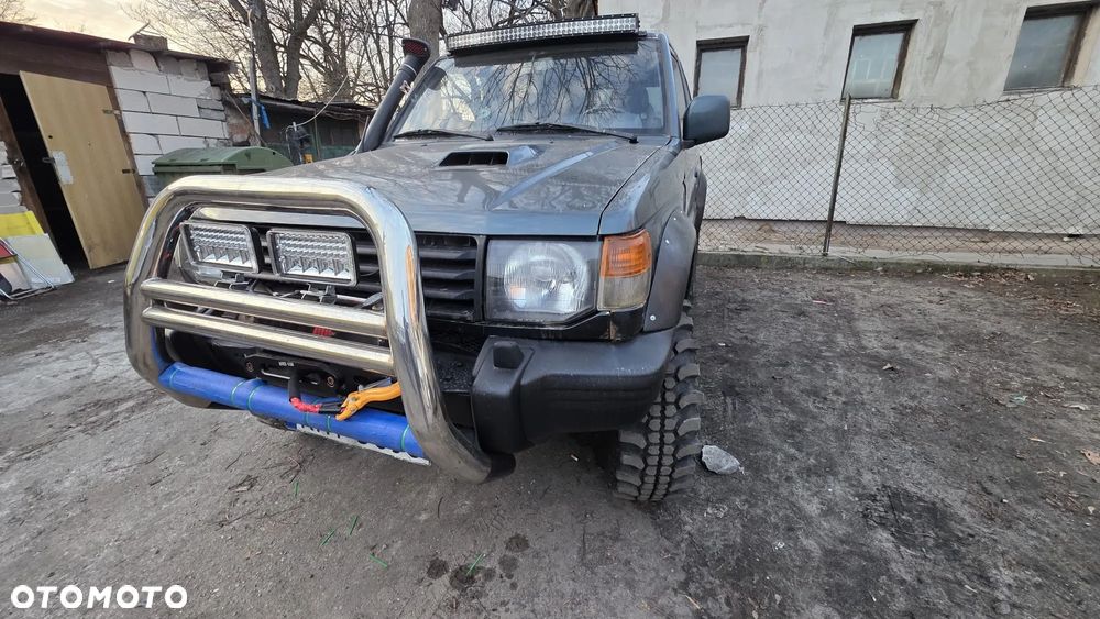 Mitsubishi Pajero - 12