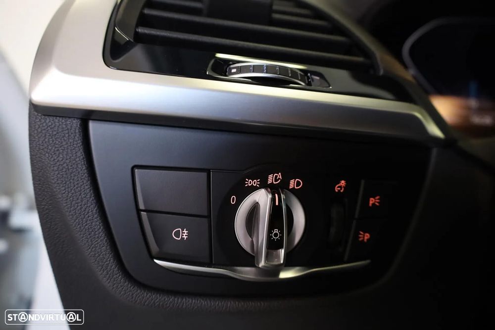 BMW iX3 Inspiring — fotografia 47