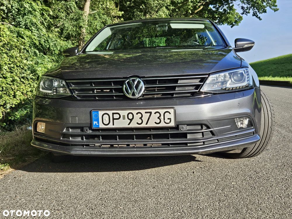 Volkswagen Jetta - 33