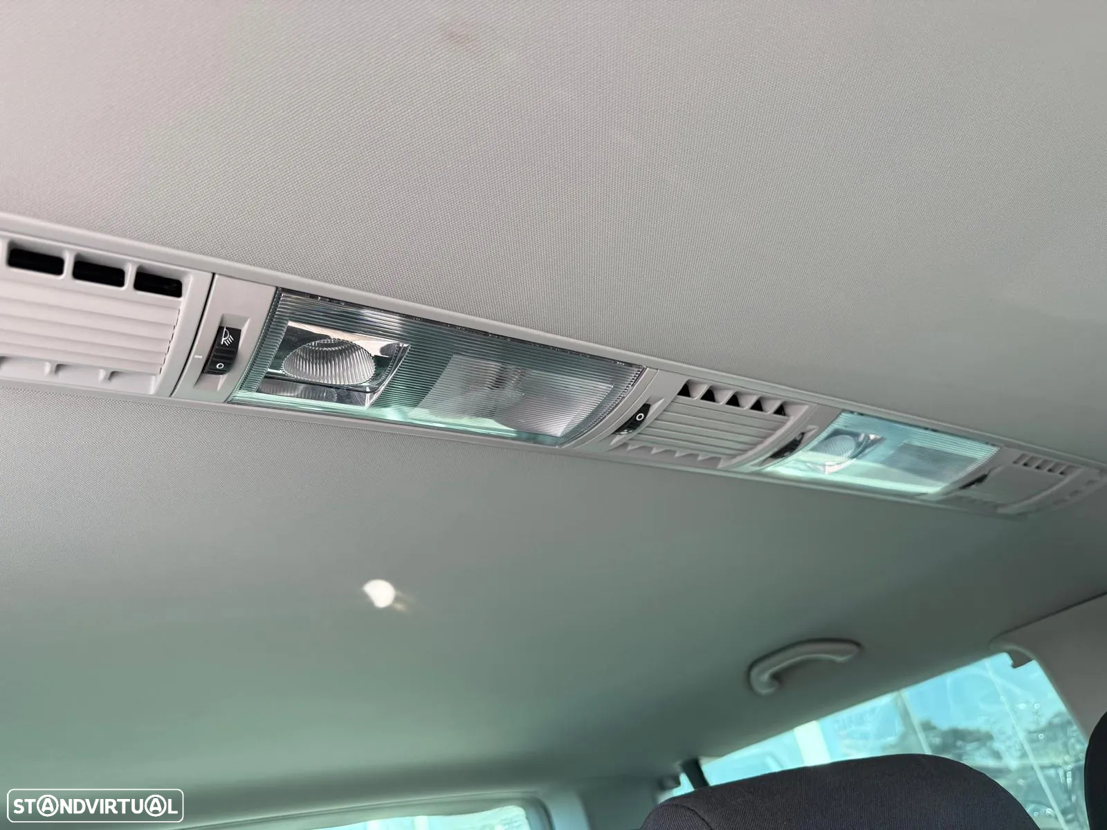 VW Caravelle 2.0 TDi BM Longa Comfortline - 32