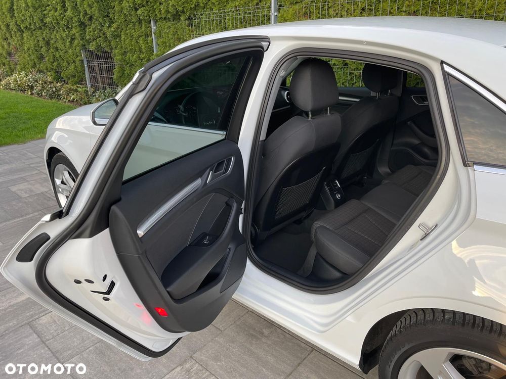Audi A3 Limousine 1.6 TDI (clean diesel) Attraction - 13