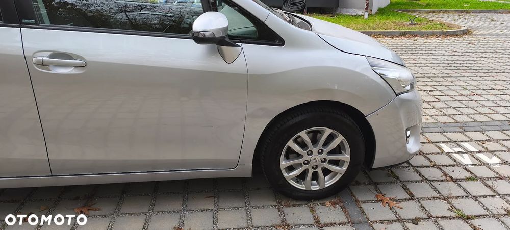 Toyota Verso 2016 photo 5