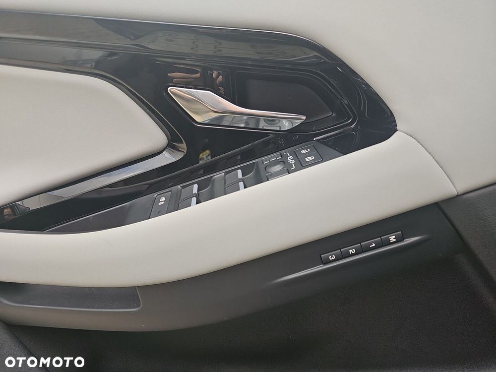 Land Rover Range Rover Evoque - 28