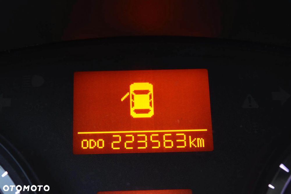 Toyota Avensis 2.2 D-CAT Premium - 15