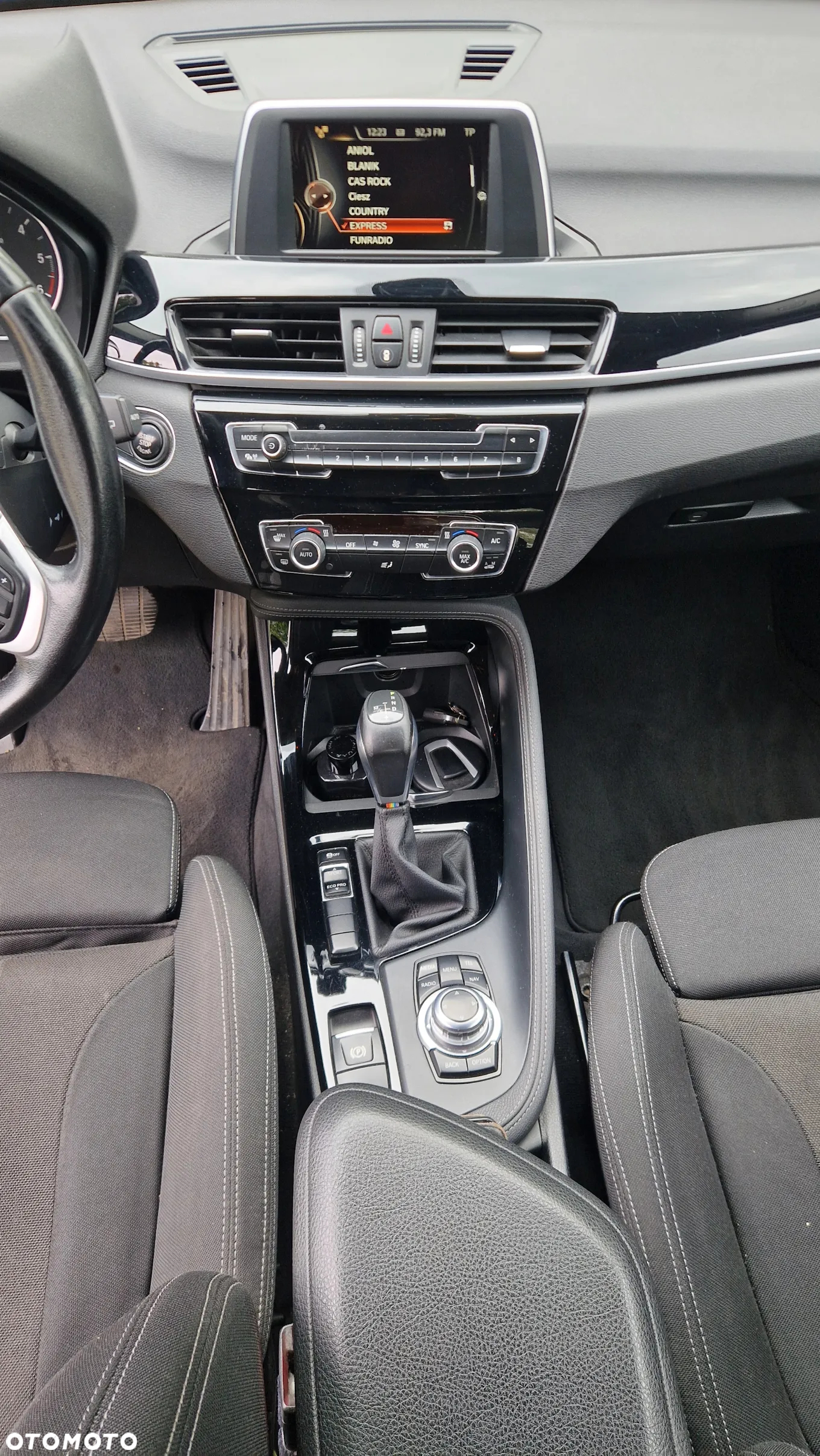 BMW X1 sDrive18d - 10