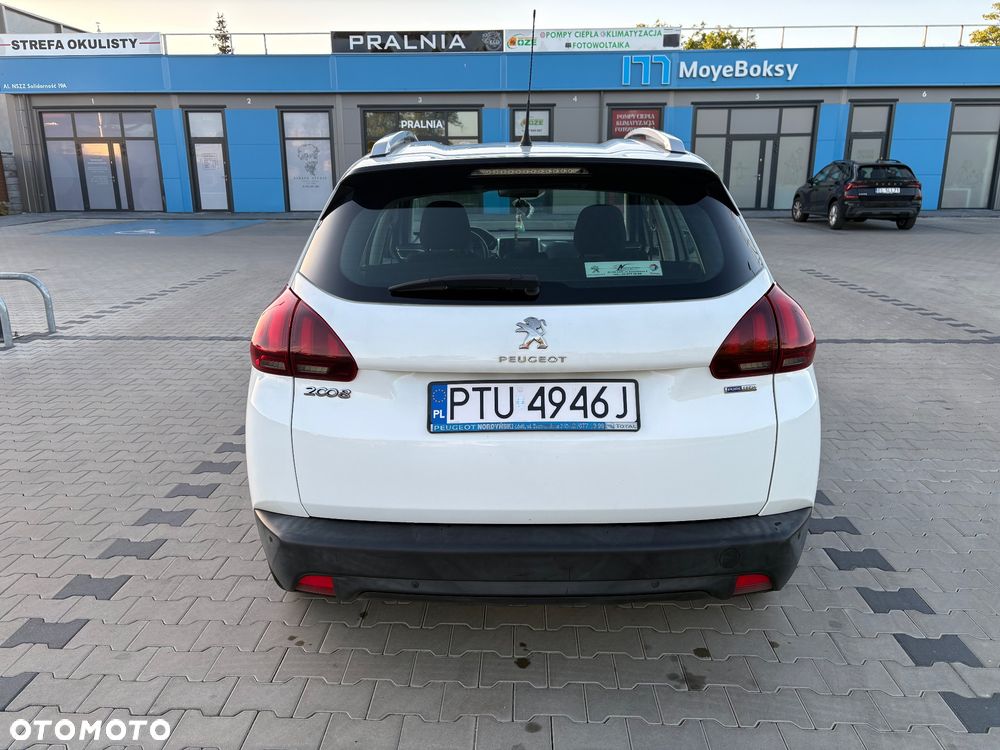 Peugeot 2008 1.2 Pure Tech Style - 4