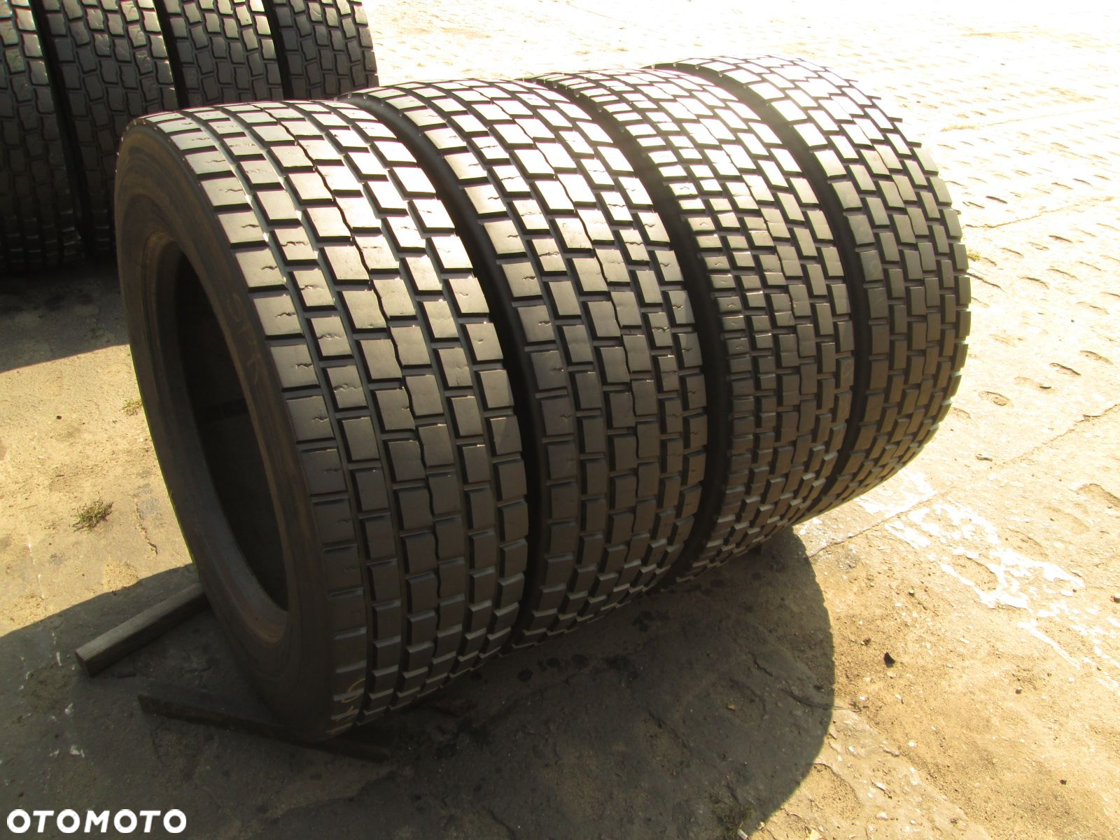 Opony ciężarowe 295/55R22.5 Bieżnikowana WZÓR GOODYEAR. Opony ciężarowe - 3