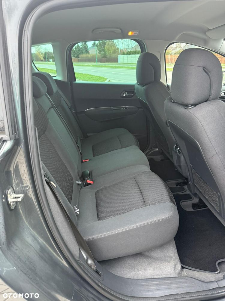 Peugeot 3008 Hybrid4 - 12