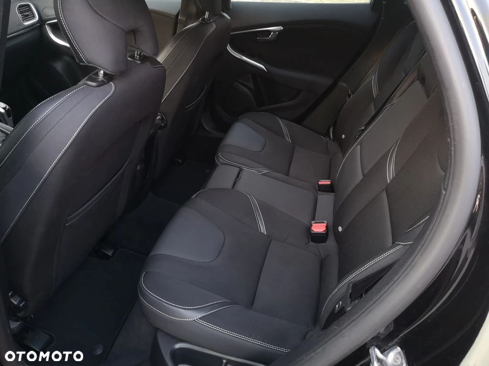 Volvo V40 D2 Momentum - 7