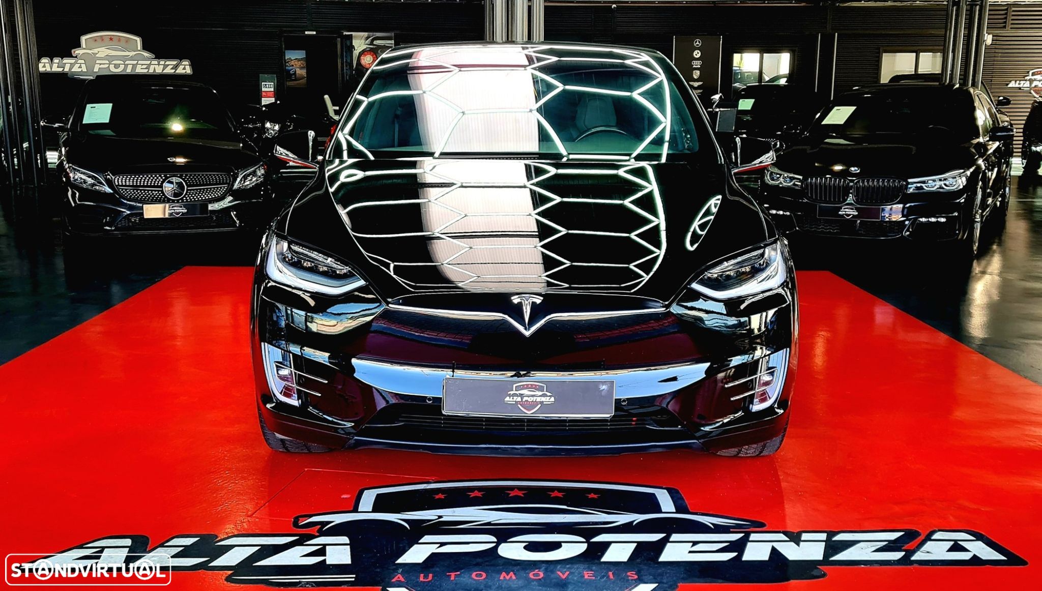 Tesla Model X - 1