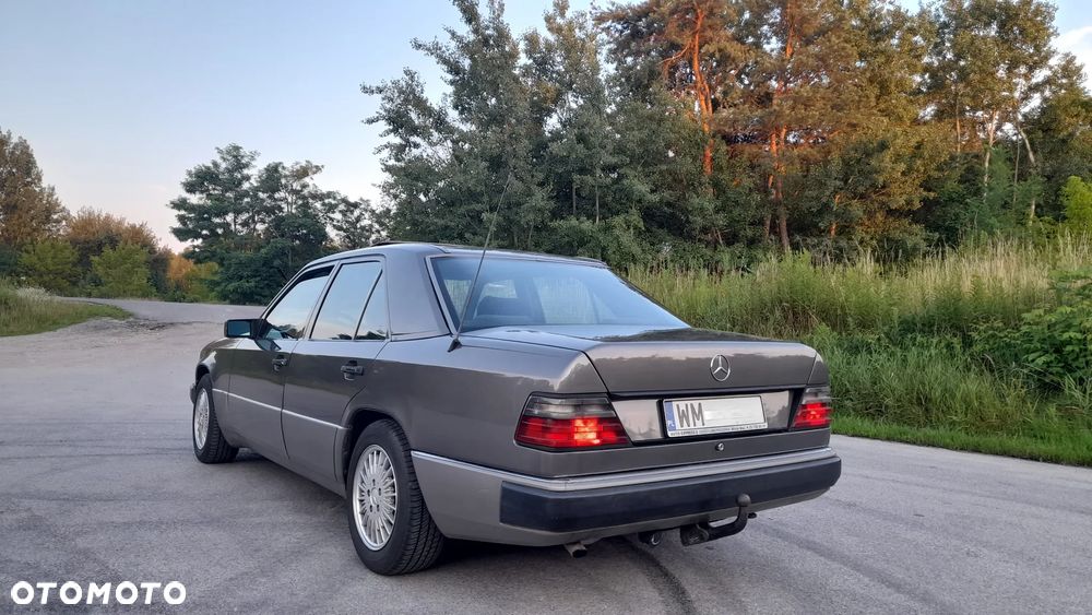 Mercedes-Benz W124 (1984-1993) - 13