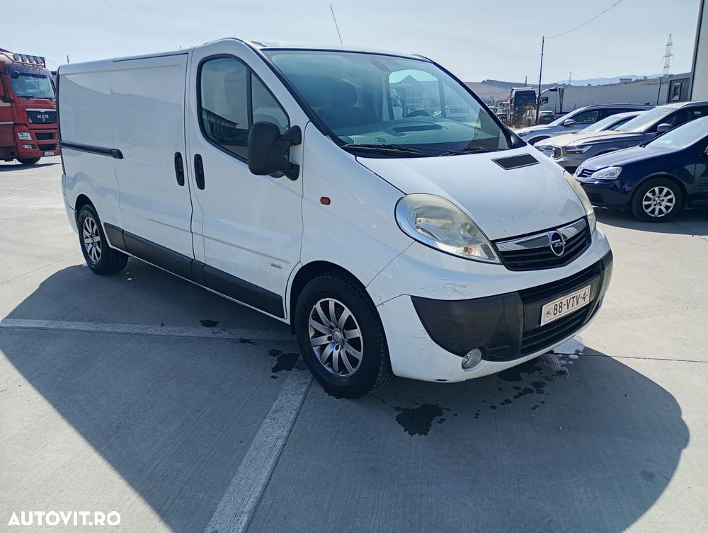 Opel Vivaro 2.5 CDTi - 2