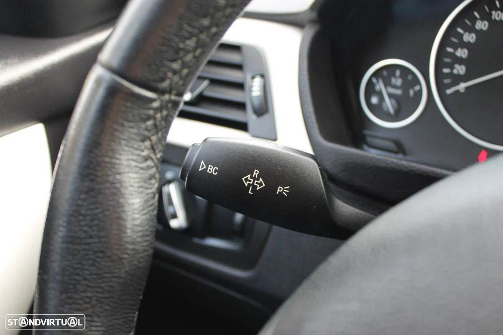 BMW 318 d Advantage Auto - 29