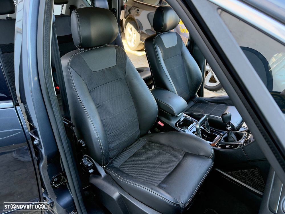 Ford S-Max 2.0 TDCi Titanium 7L - 54