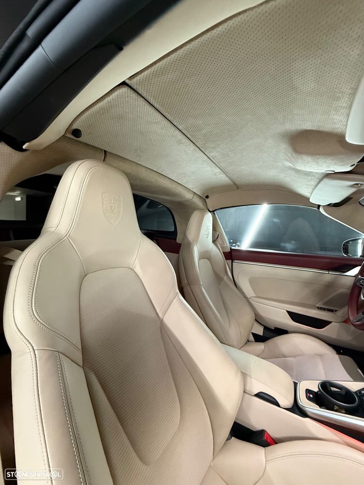 Porsche 911 (992) Targa 4S Heritage Design - 31