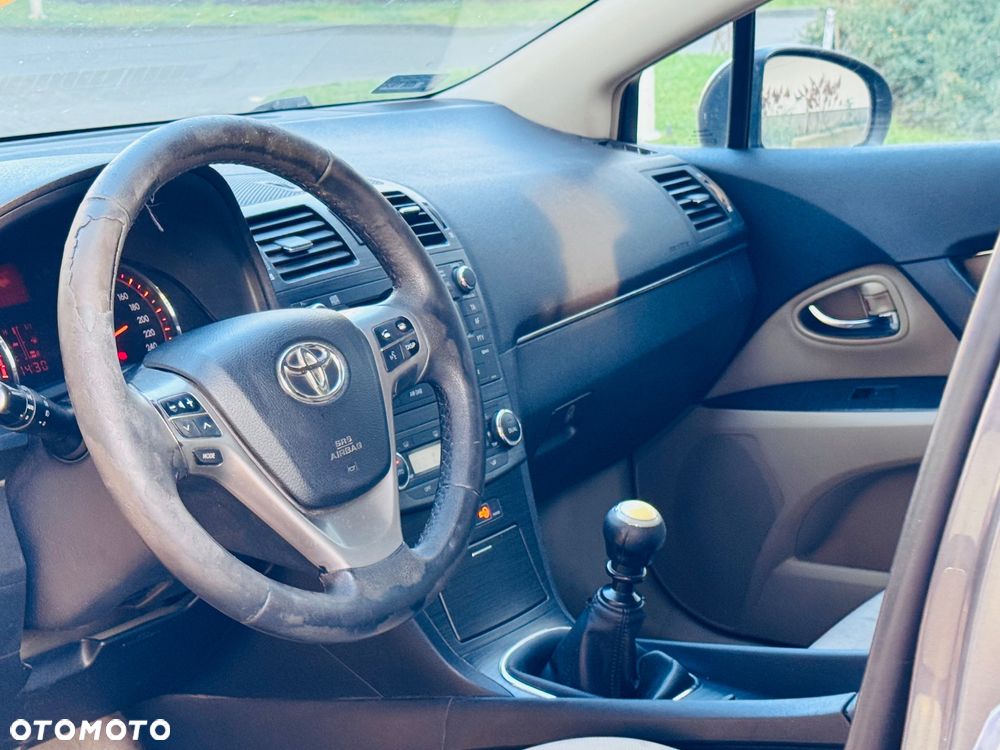 Toyota Avensis 2.0 D-4D Sol plus - 26