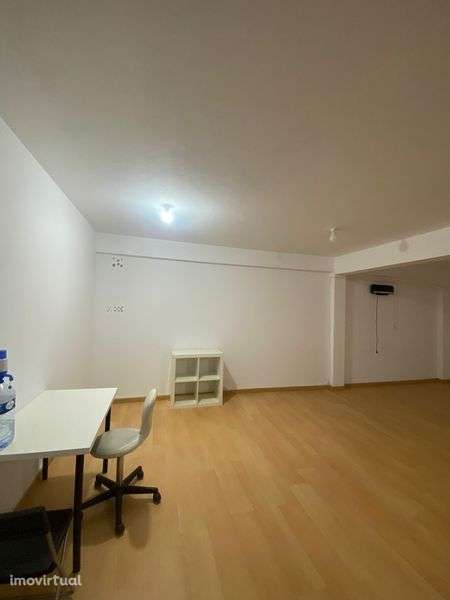 Aluga-se espaço comercial/loja - Grande imagem: 3/8