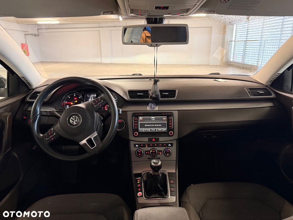 Volkswagen Passat 2.0 TDI Comfortline - 5