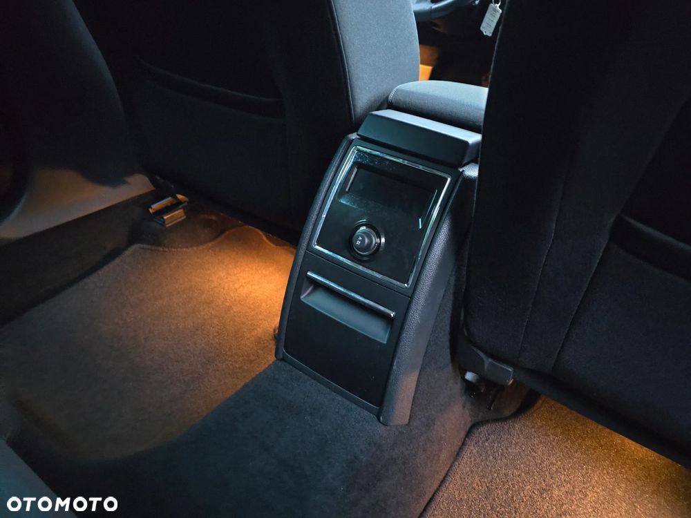 Skoda Superb 2.0 TDI DSG Exclusive - 23