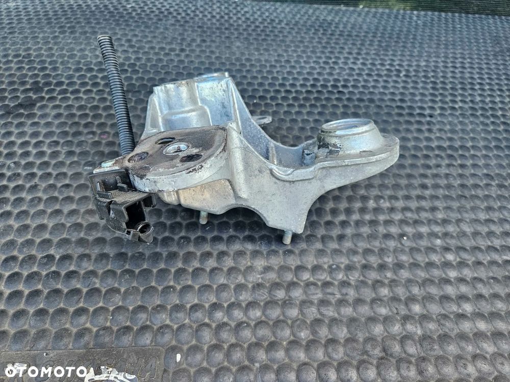 Łapa Mocowanie 8E0199351 8E0199352 Wspornik Silnika Podpora Poduszki Drazka Audi A4 B6 B7 - 19