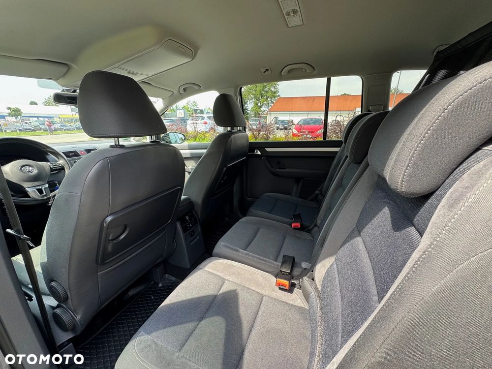 Volkswagen Touran 2.0 TDI DPF STYLE - 8