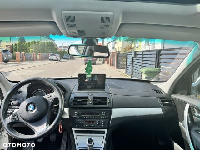 BMW X3 xDrive18d - 11