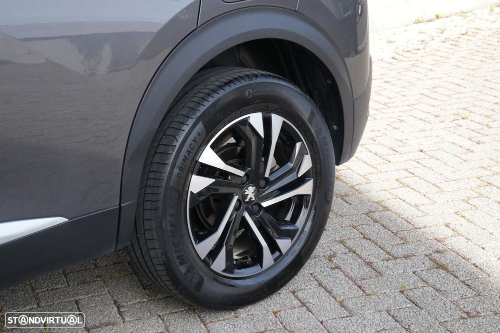 Peugeot 2008 1.2 PureTech Allure Pack - 32